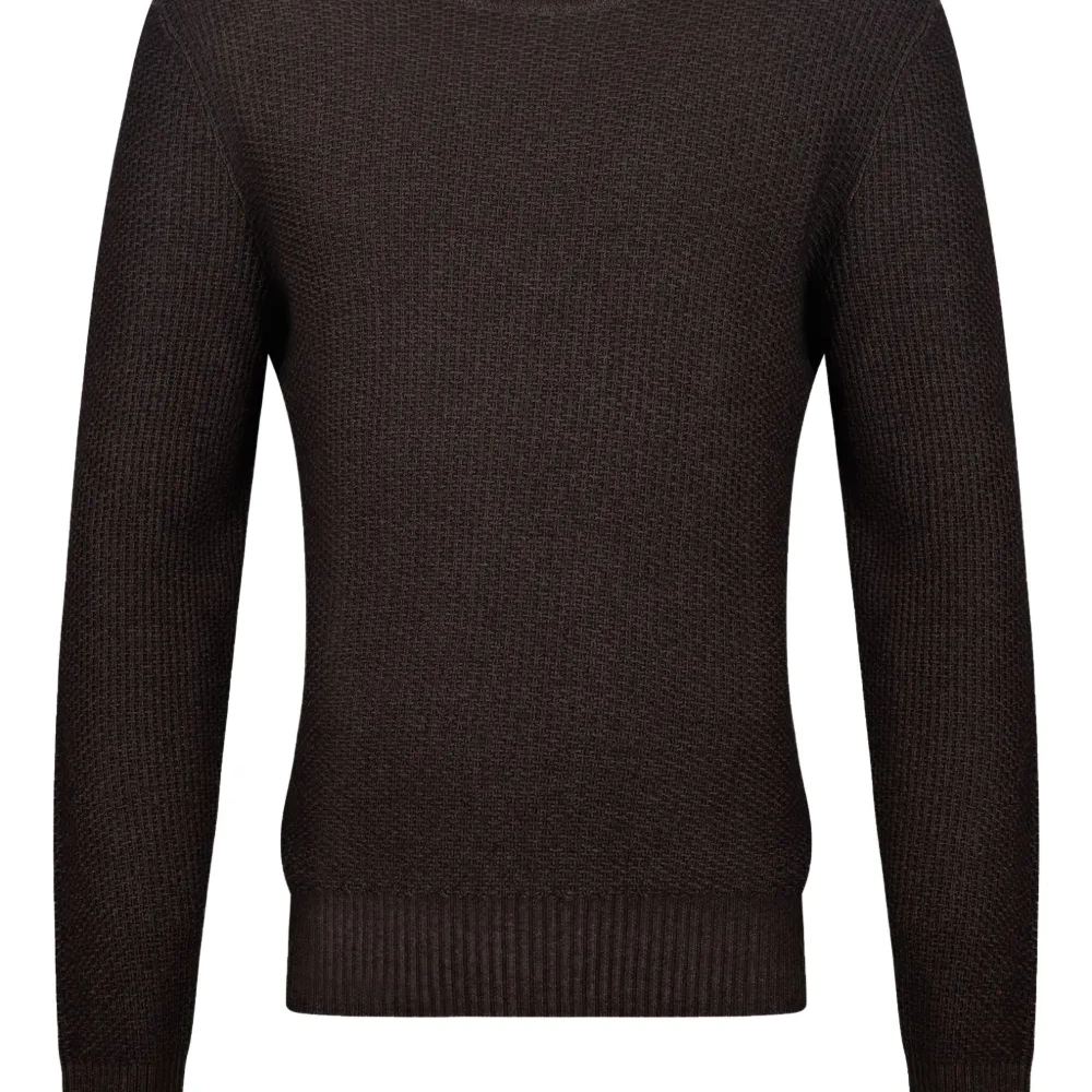 Свитер с круглым вырезом