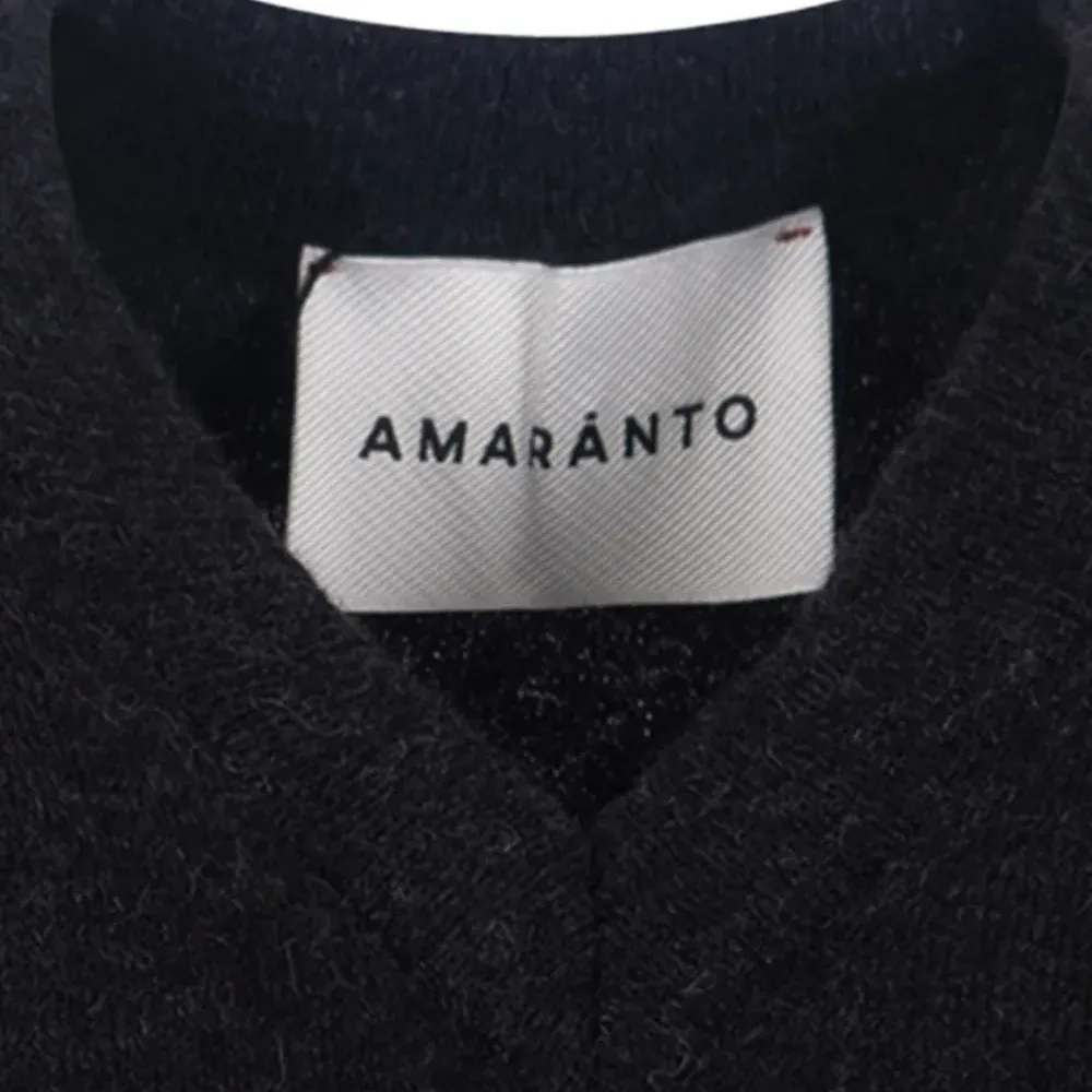 Топ с V-образным вырезом Топ с V-образным вырезом