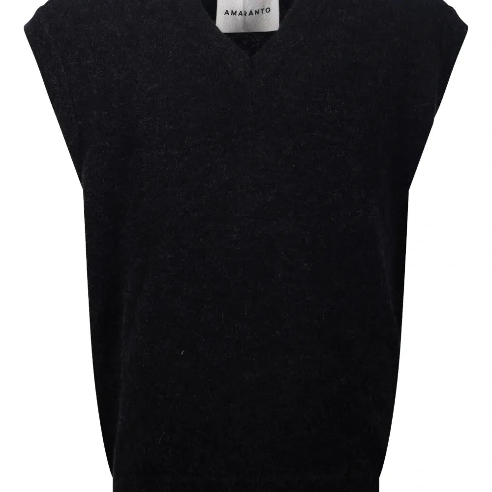 Топ с V-образным вырезом Топ с V-образным вырезом