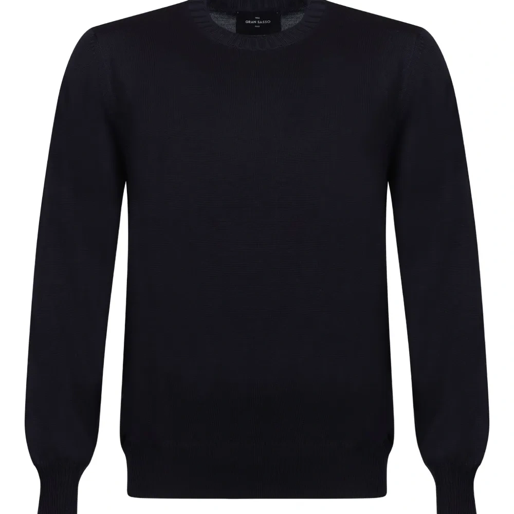 Свитер с круглым вырезом