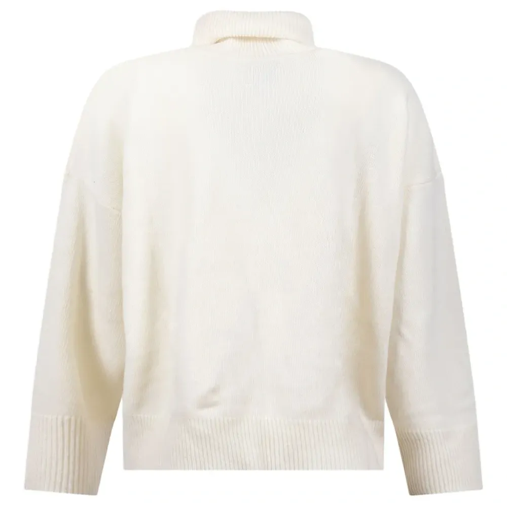 Свитер с высоким воротником Свитер с высоким воротником