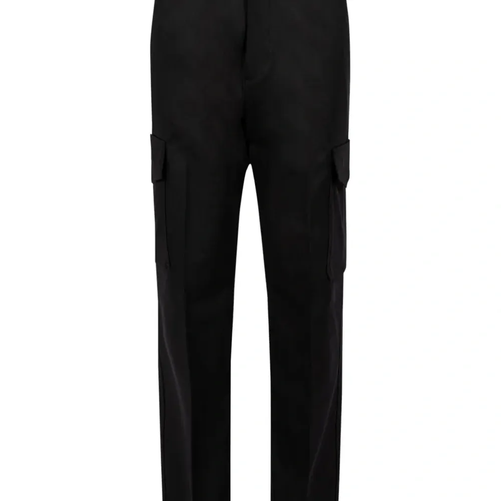 Брюки карго с карманами Брюки карго с карманами