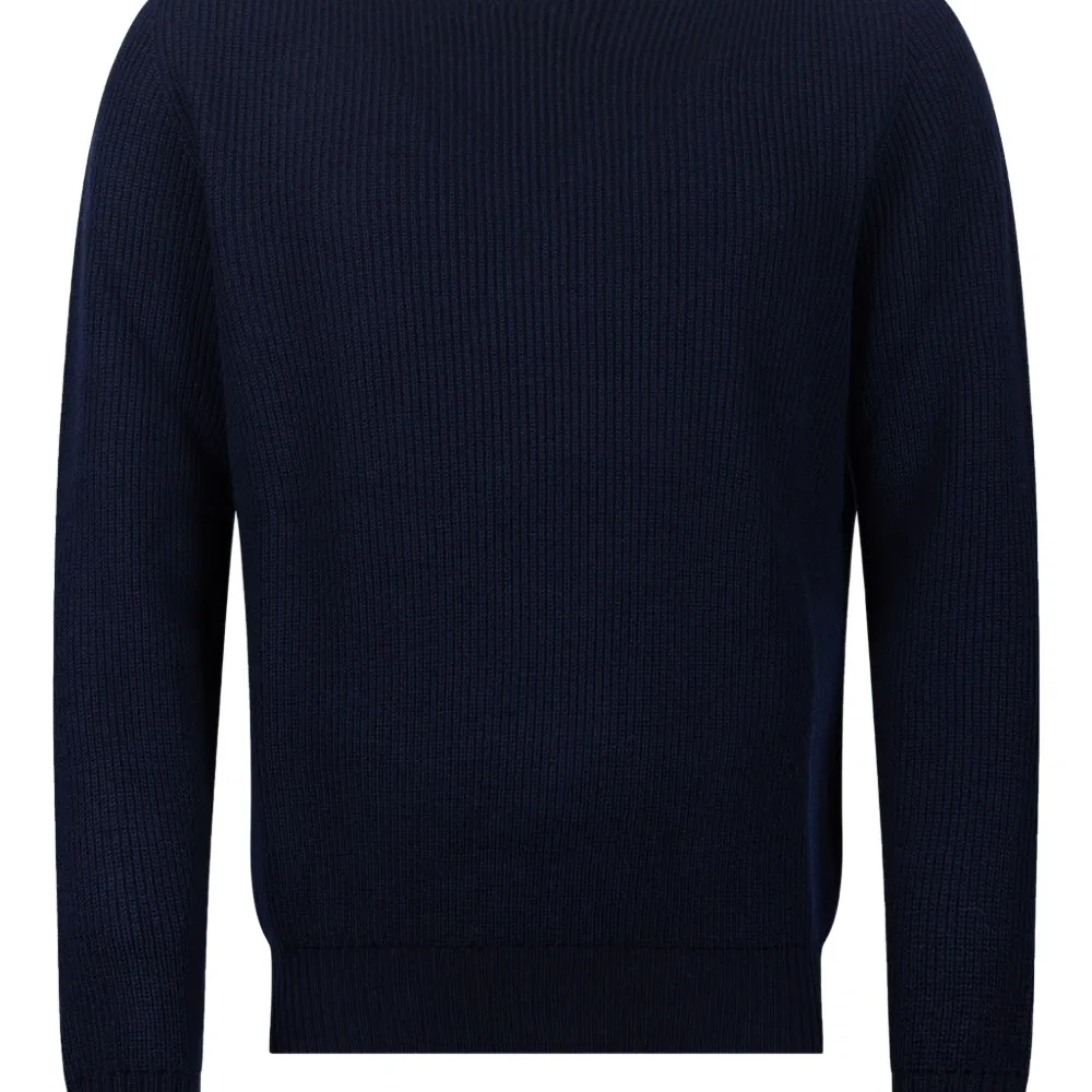 Свитер в рубчик