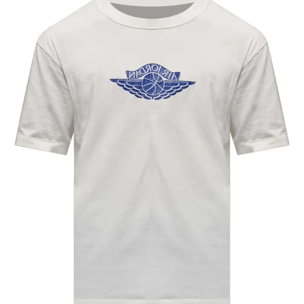 Футболка с круглым вырезом