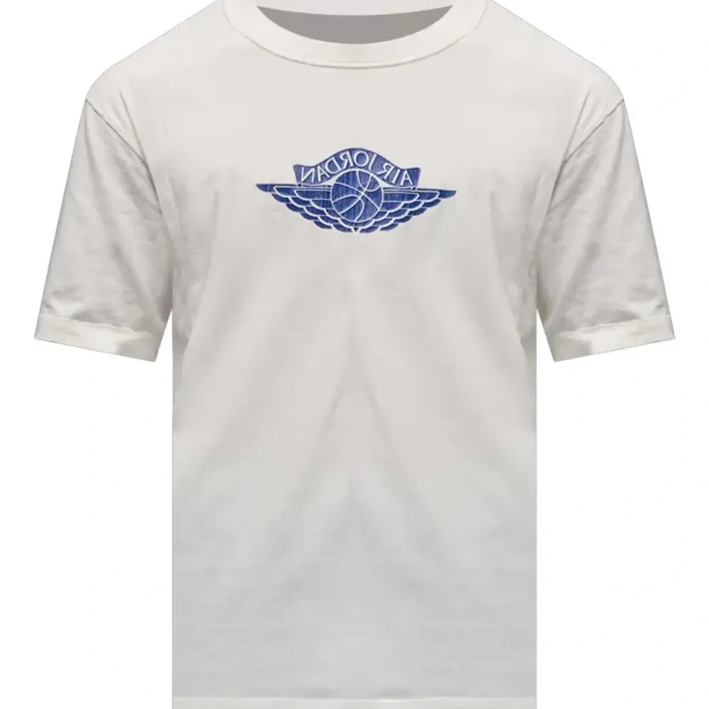 Футболка с круглым вырезом