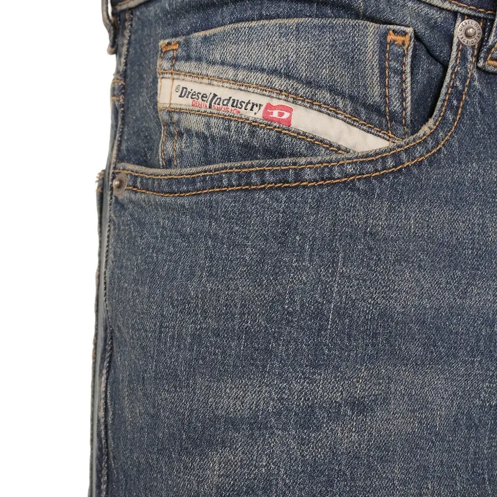 Джинсы 2023 D-Finitive