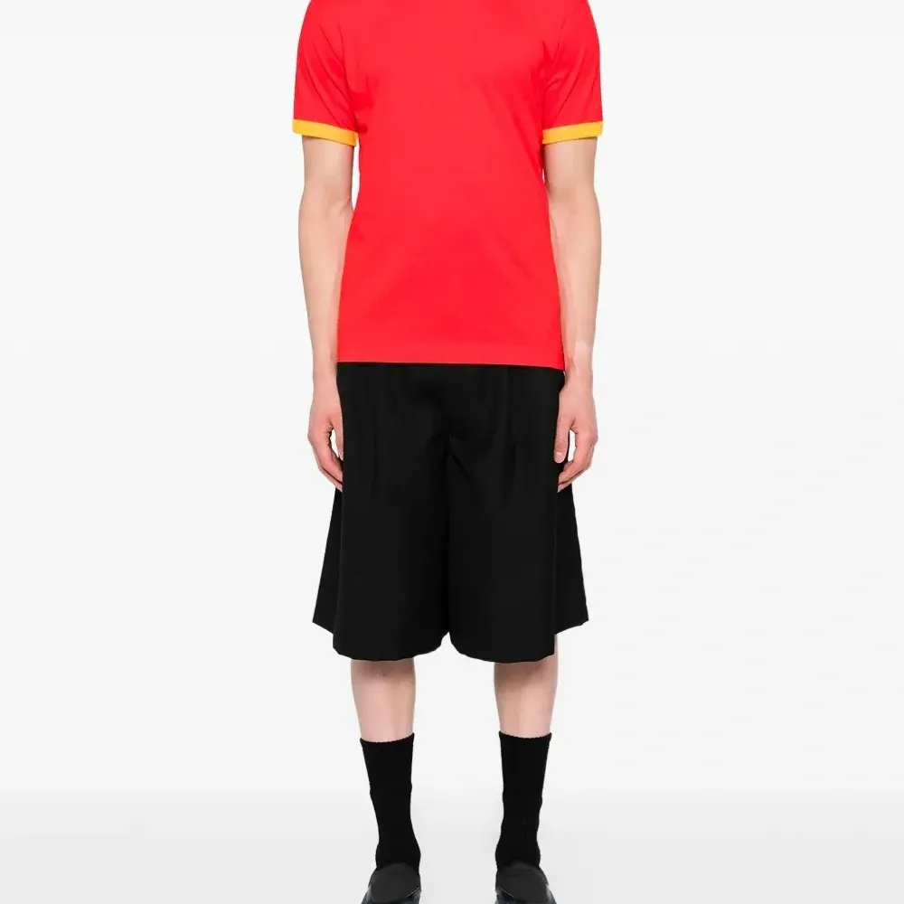 Футболка с контрастной отделкой