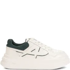 Кроссовки на шнуровке