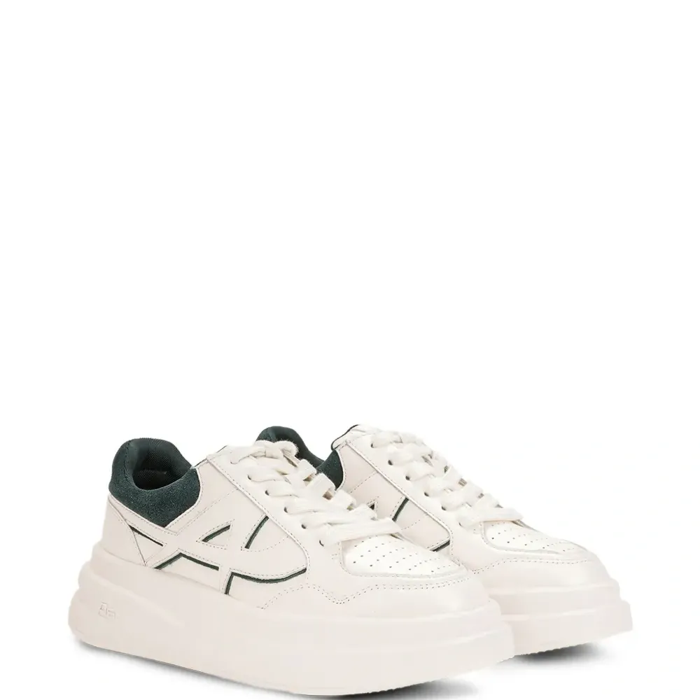 Кроссовки на шнуровке Кроссовки на шнуровке