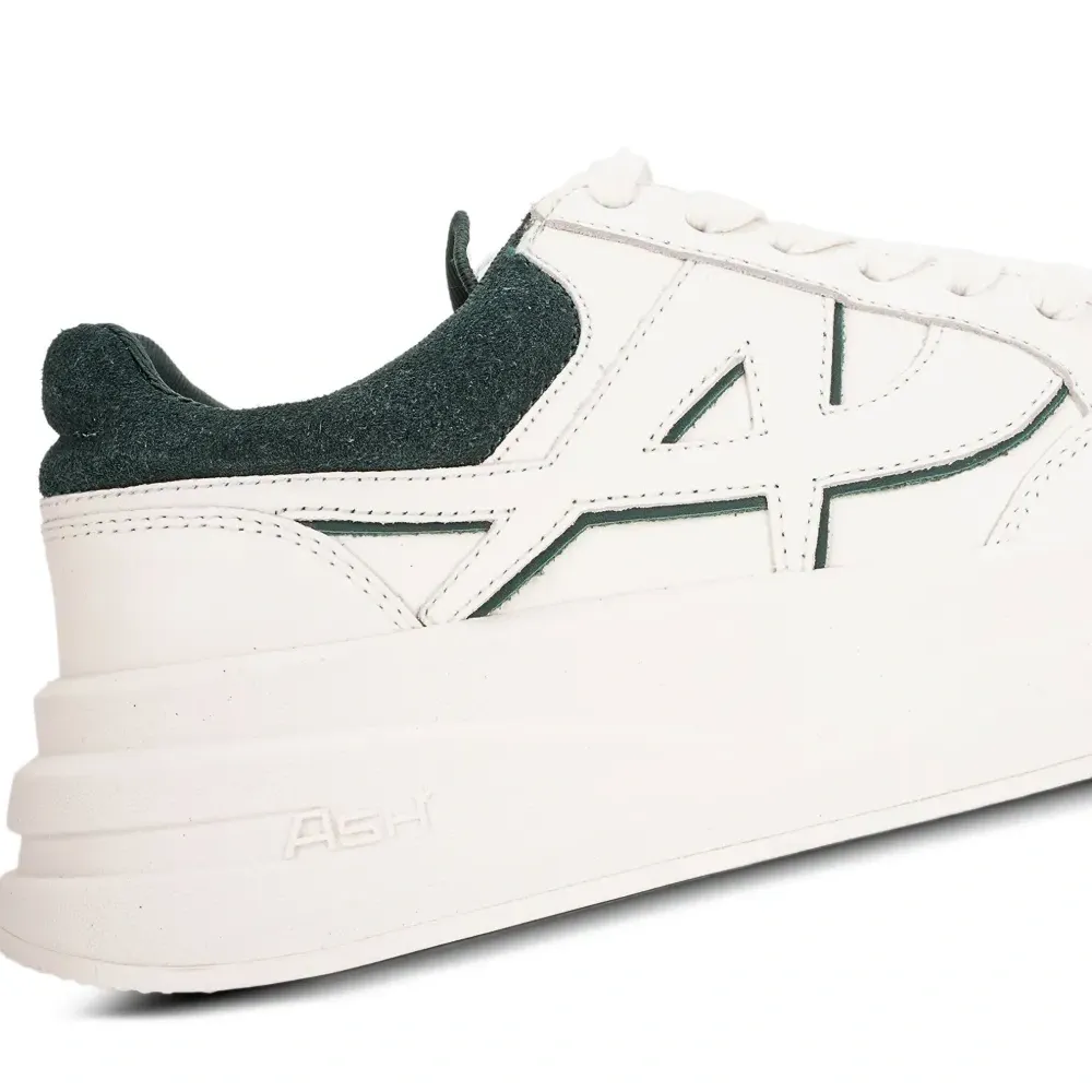 Кроссовки на шнуровке Кроссовки на шнуровке