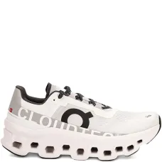 Кроссовки с логотипом