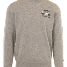 Свитер с вышивкой