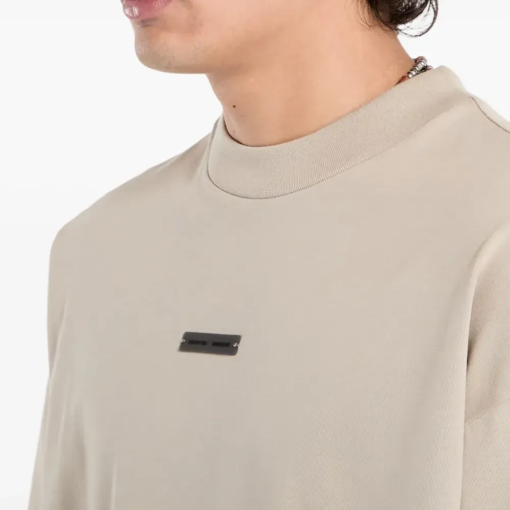 Футболка с логотипом