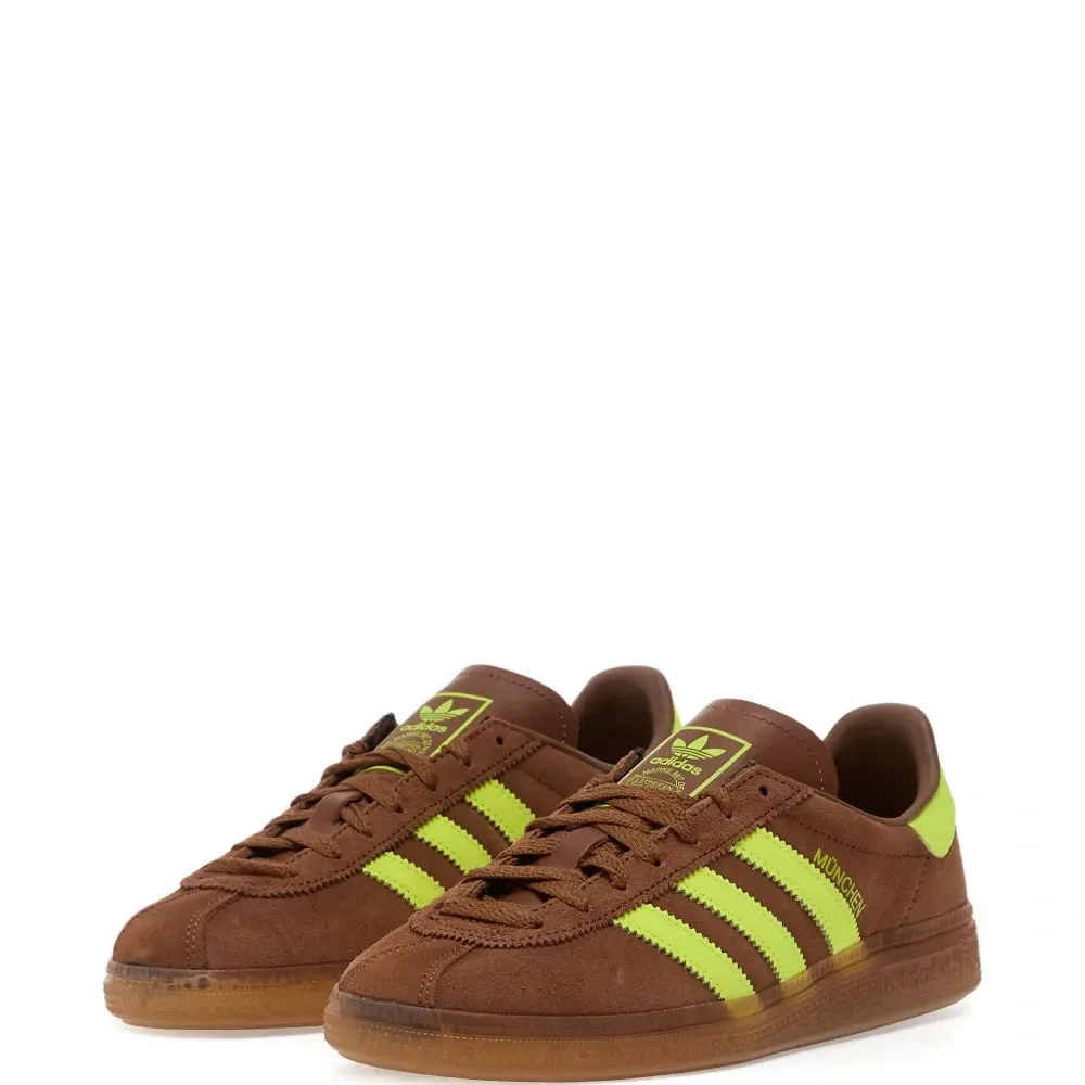 Кроссовки Muenchen с тремя полосками