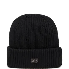 Шапка-бини с вышитым логотипом