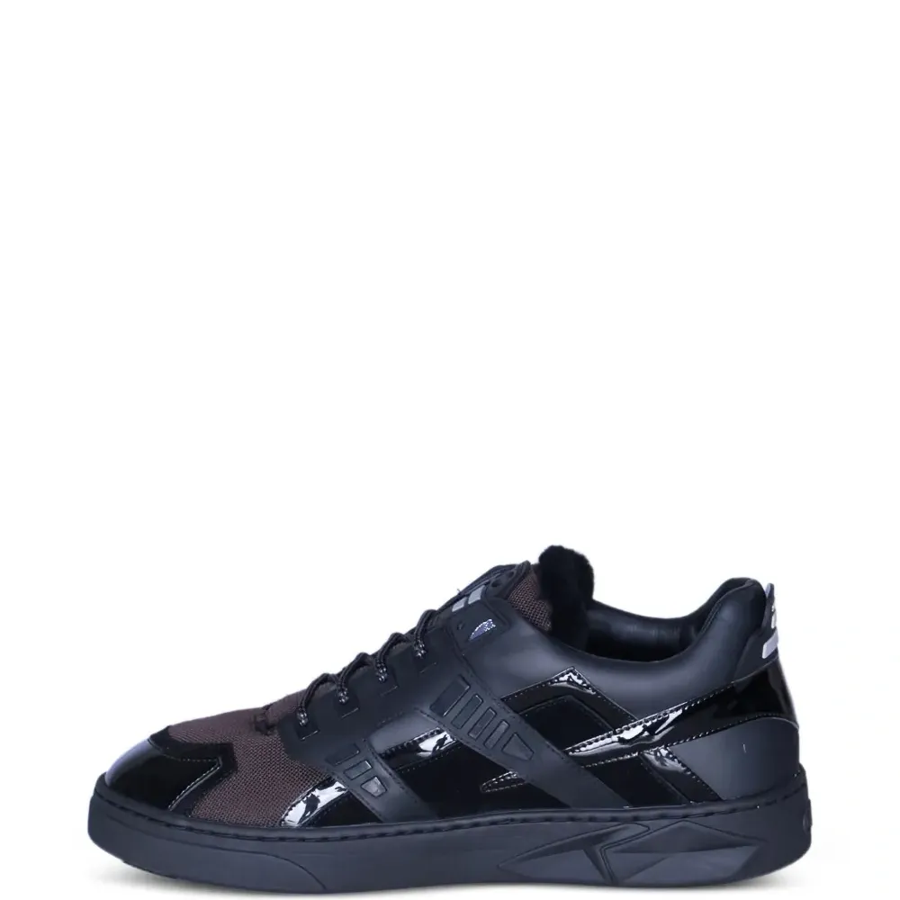 Кроссовки на шнуровке