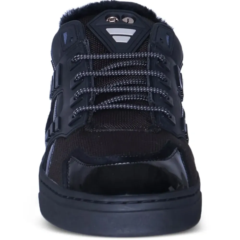 Кроссовки на шнуровке