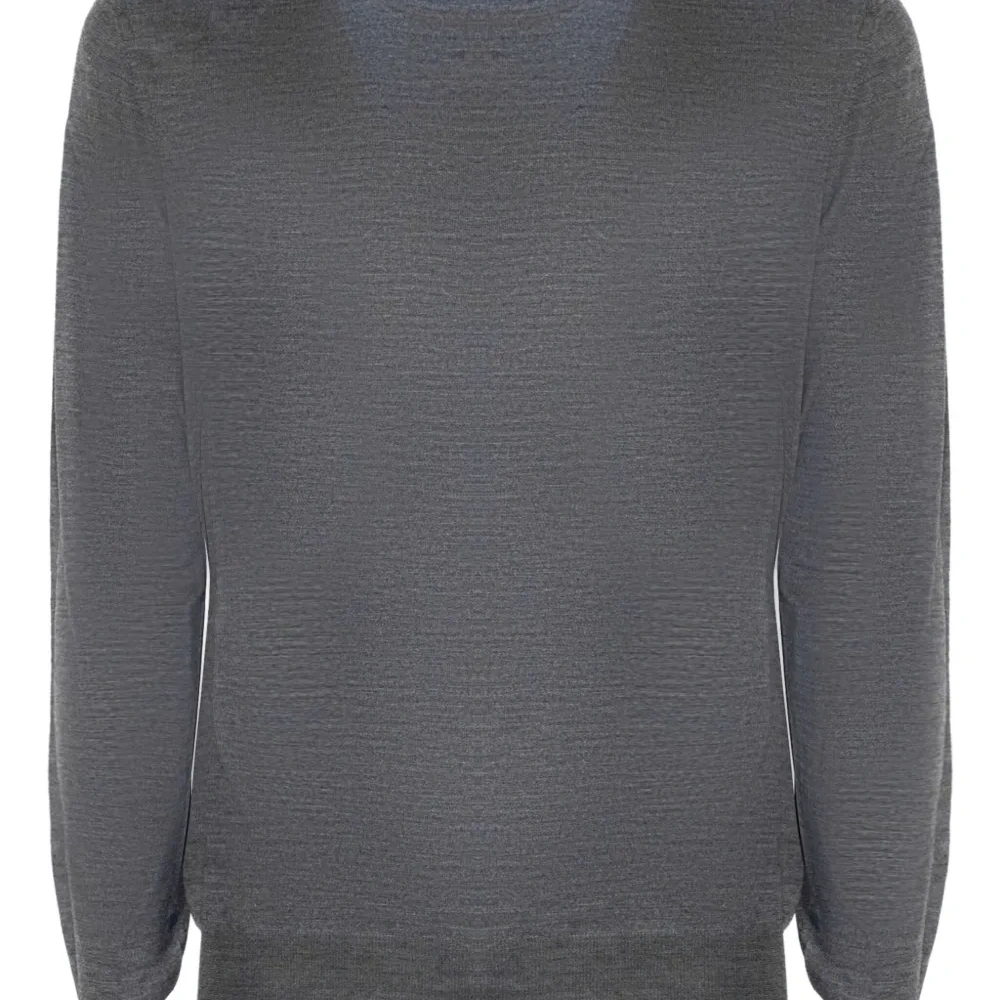 Свитер с круглым вырезом