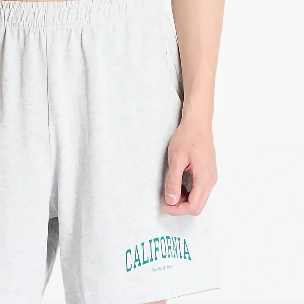 Спортивные шорты на резинке