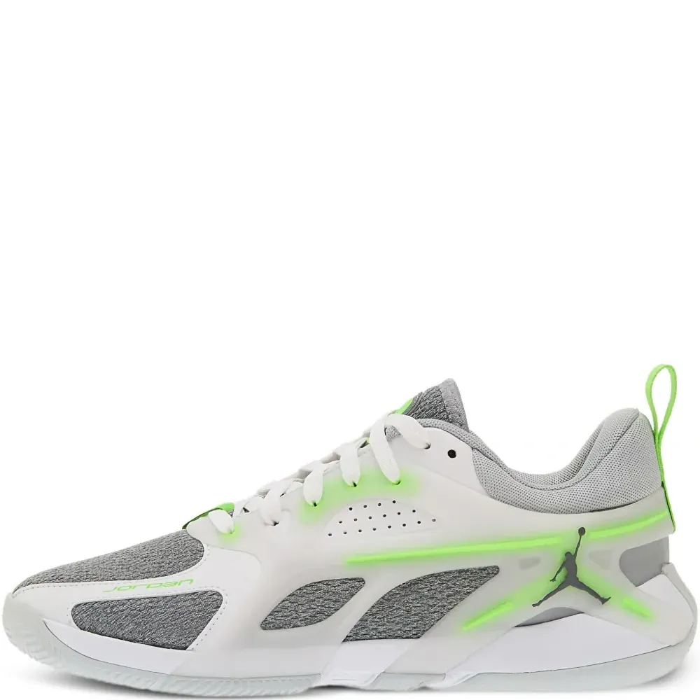 Кроссовки на шнуровке