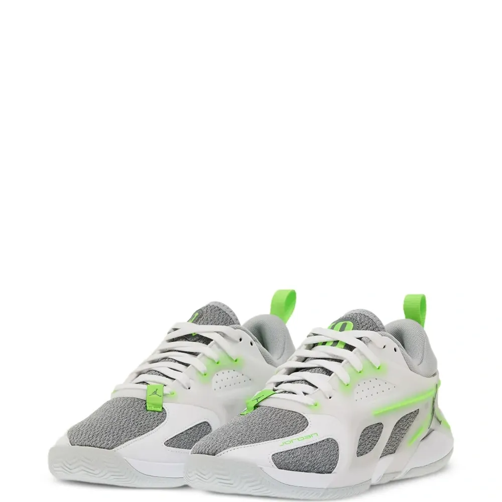 Кроссовки на шнуровке