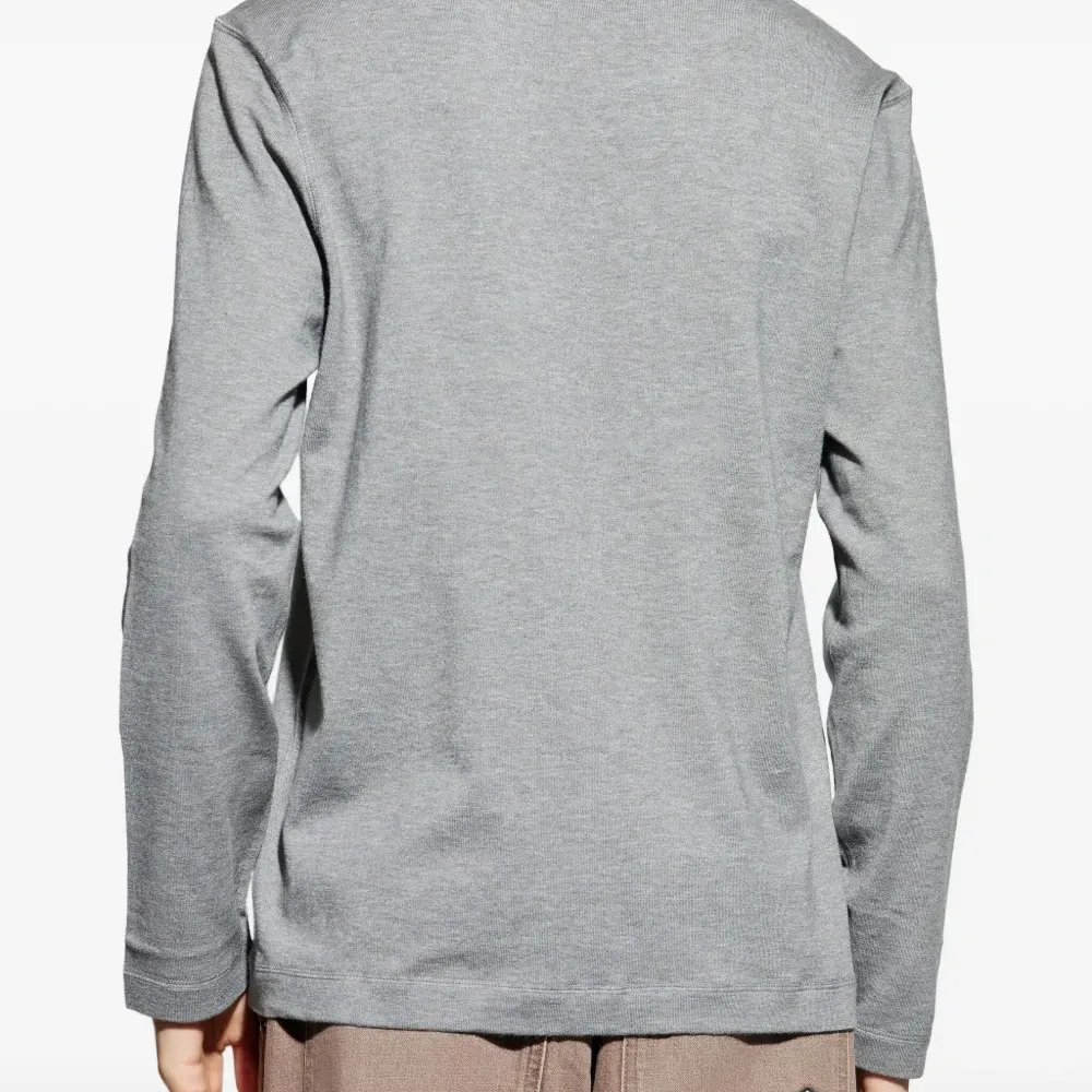 Футболка с длинными рукавами