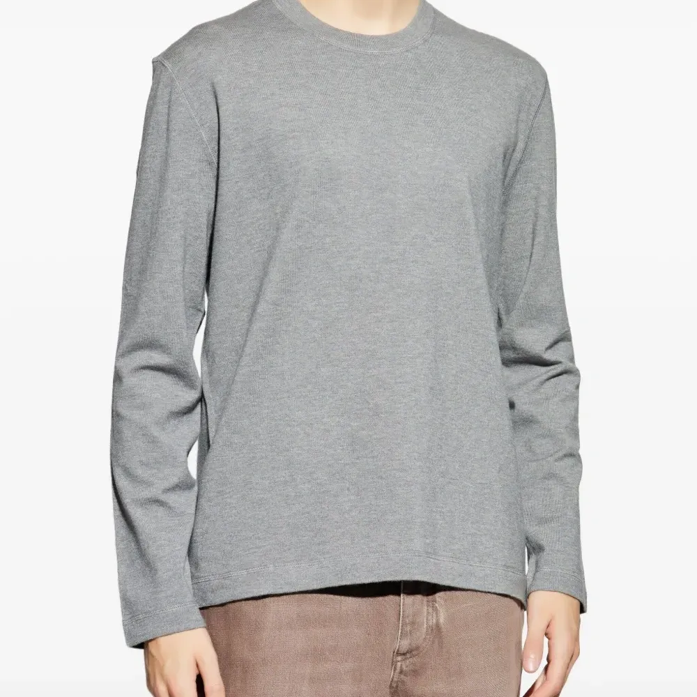 Футболка с длинными рукавами