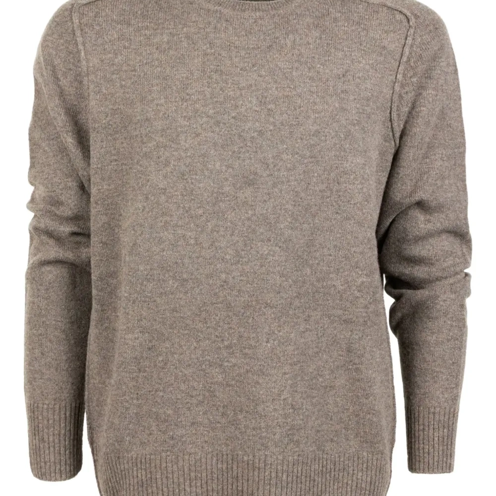 Свитер с круглым вырезом