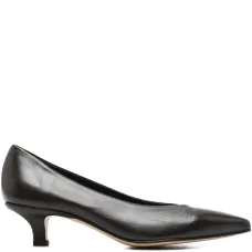 Туфли с заостренным носком