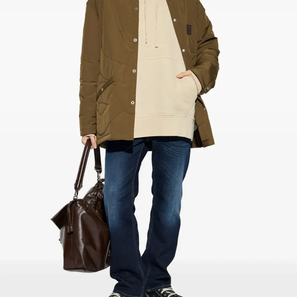 Худи с вышитым логотипом Худи с вышитым логотипом