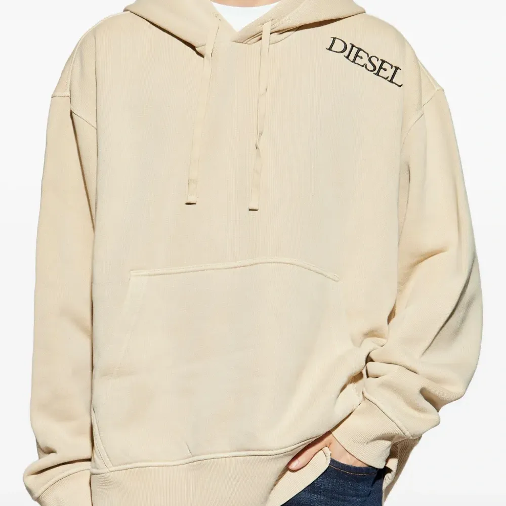 Худи с вышитым логотипом Худи с вышитым логотипом