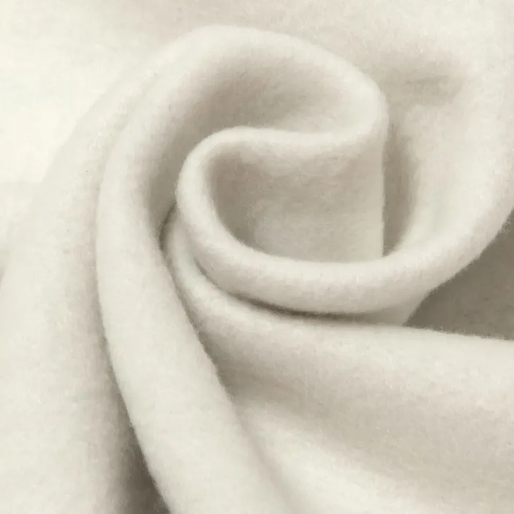 Свитер с вышивкой