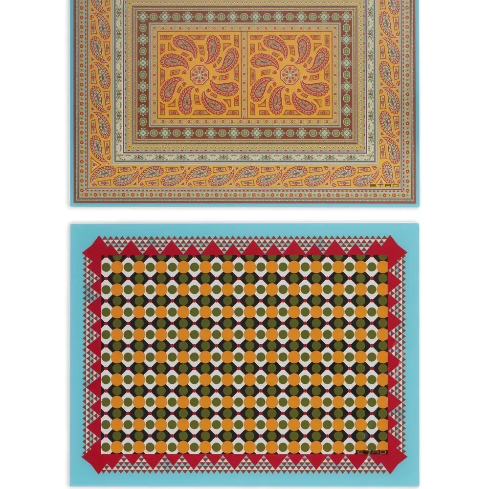 Декоративные тарелки с узором (набор из двух)