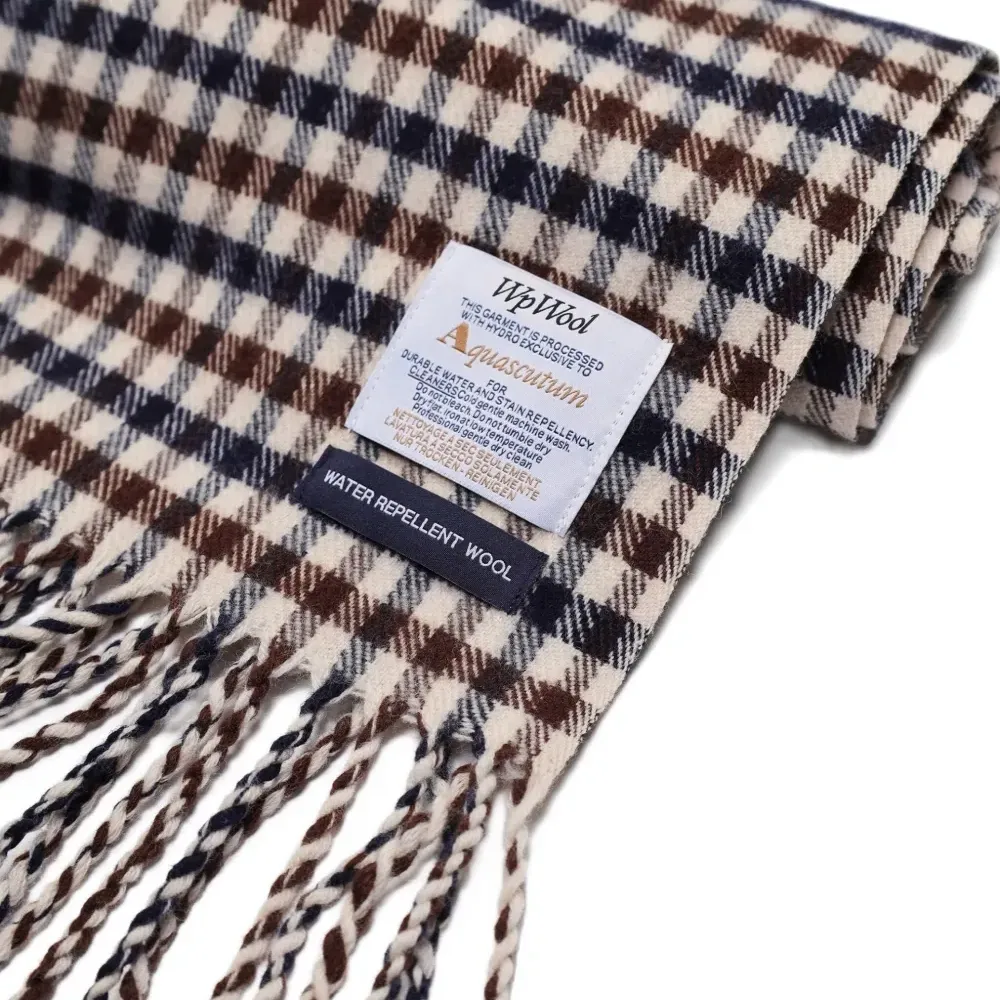 Клетчатый шарф с бахромой