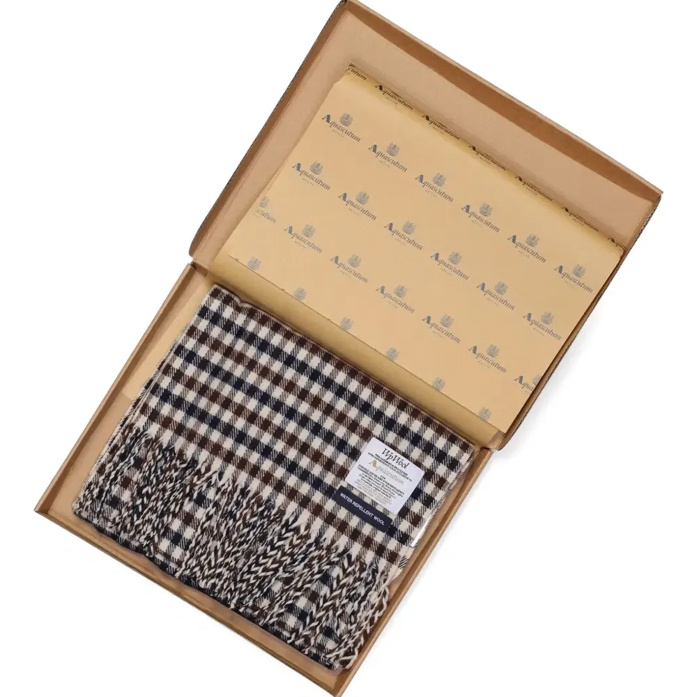 Клетчатый шарф с бахромой