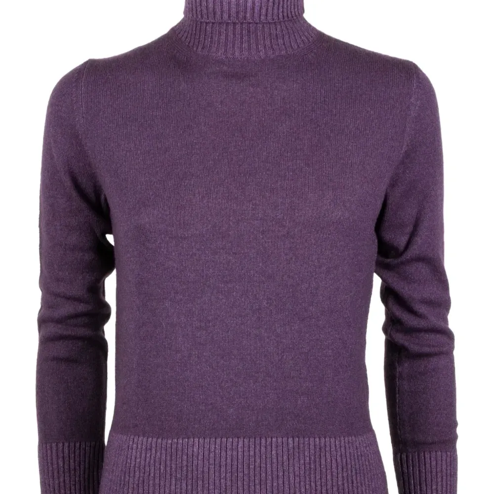 Свитер с ребристой вязкой и воротником-стойкой