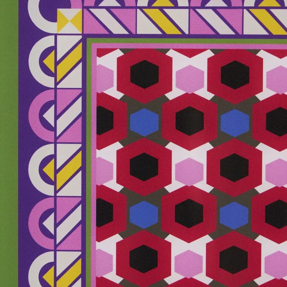 Декоративные тарелки с узором (набор из двух) Декоративные тарелки с узором (набор из двух)