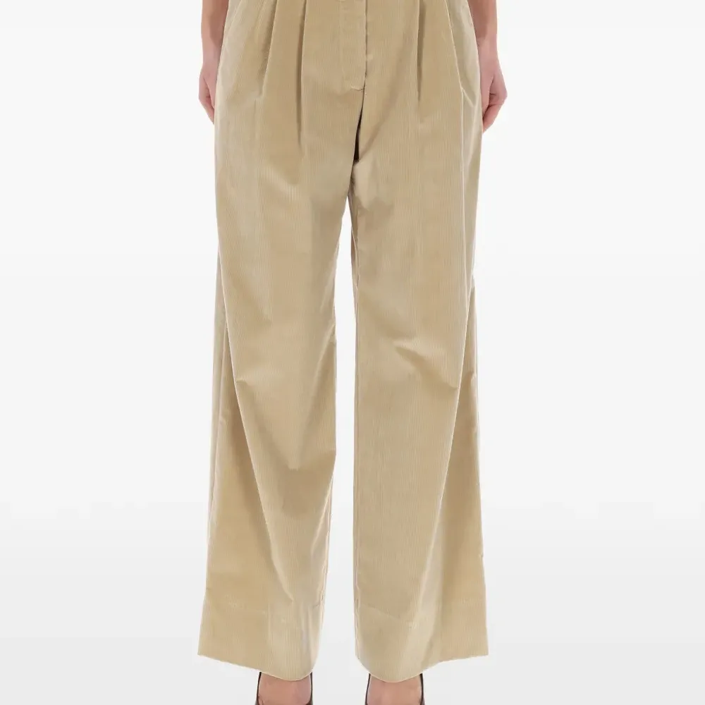 Прямые брюки из вельвета с защипами