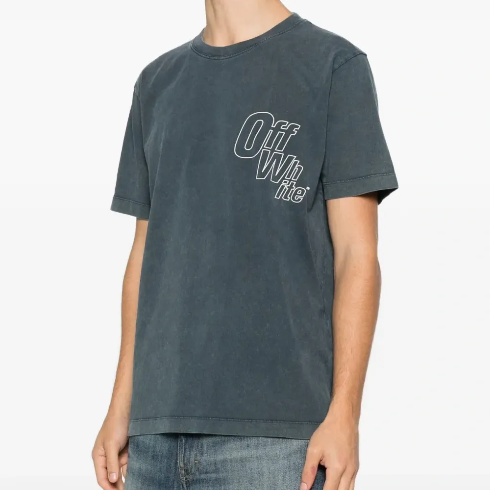 Футболка с логотипом