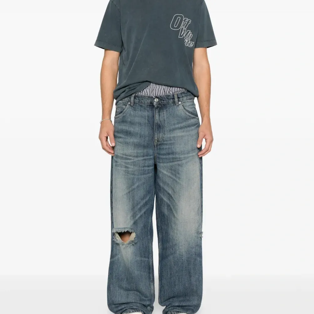 Футболка с логотипом