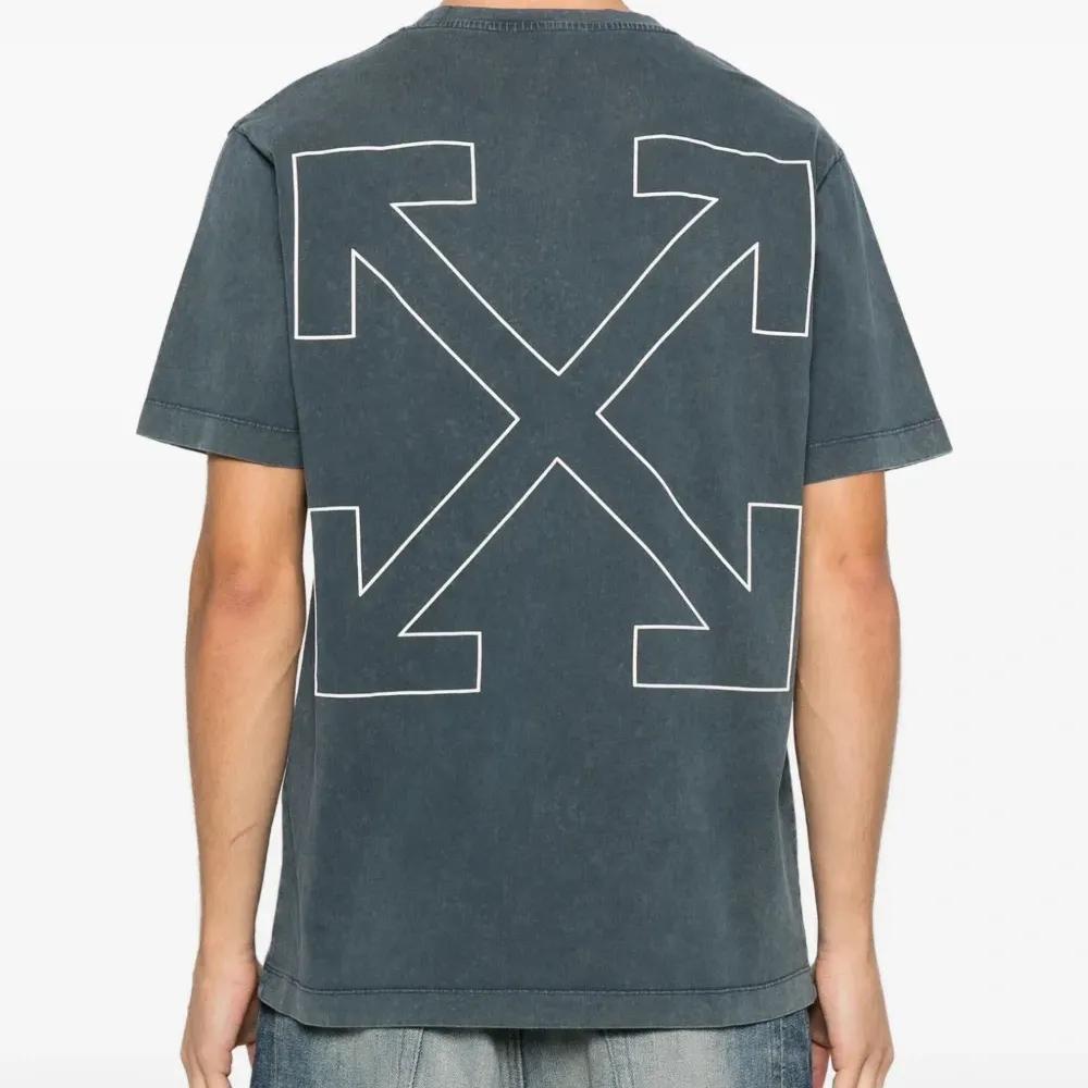 Футболка с логотипом