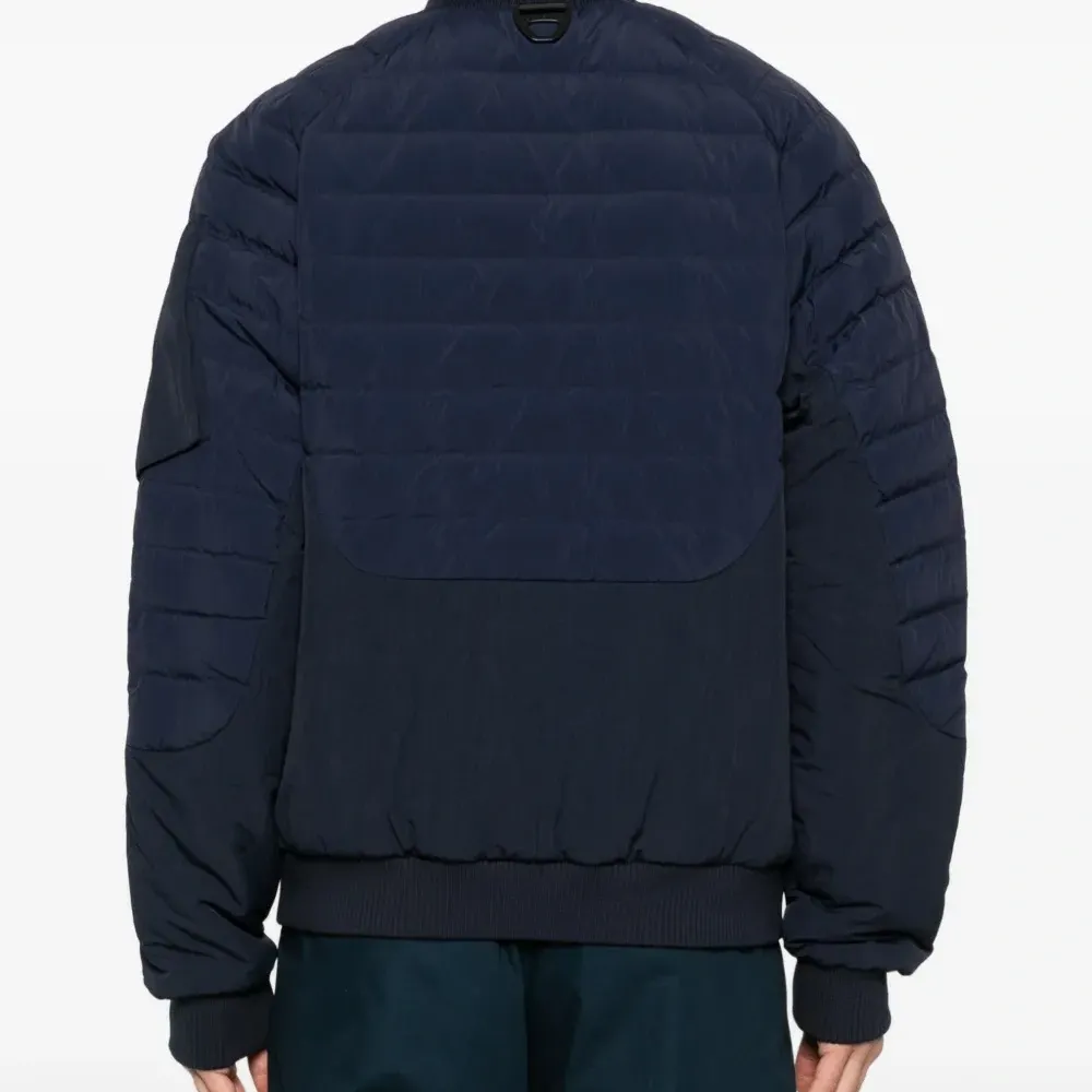 Стеганая куртка на молнии Стеганая куртка на молнии