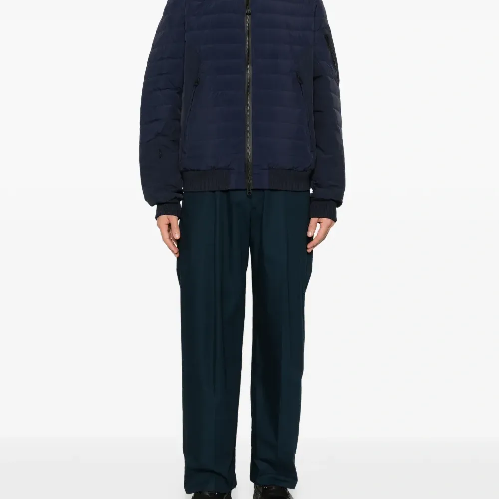 Стеганая куртка на молнии Стеганая куртка на молнии