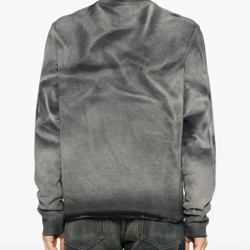 Толстовка с необработанными краями