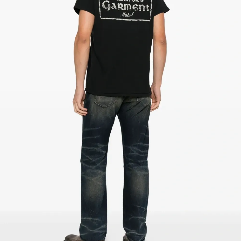 Футболка с круглым вырезом