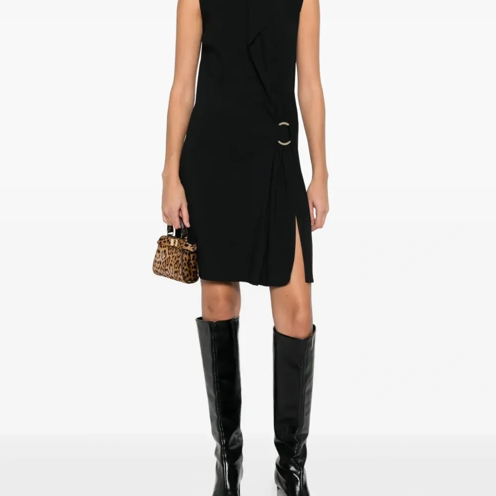 Платье с металлическим декором Платье с металлическим декором