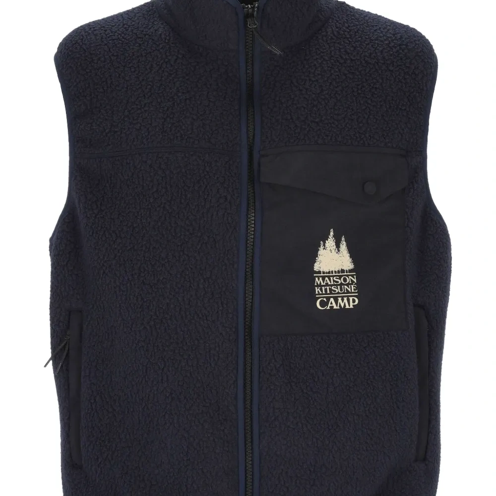 Жилет на молнии с нагрудным карманом