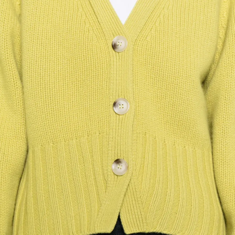 Кардиган на пуговицах Кардиган на пуговицах