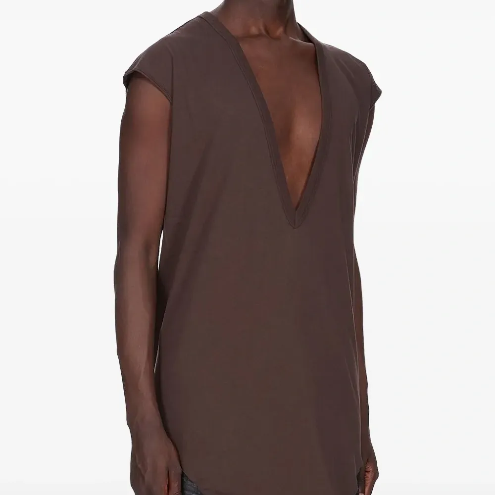 Футболка Concordians Dylan с глубоким V-образным вырезом