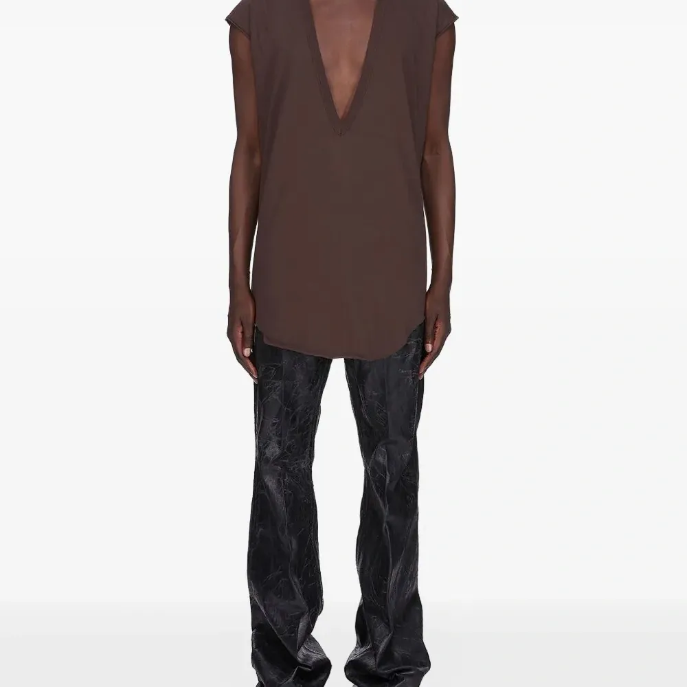 Футболка Concordians Dylan с глубоким V-образным вырезом